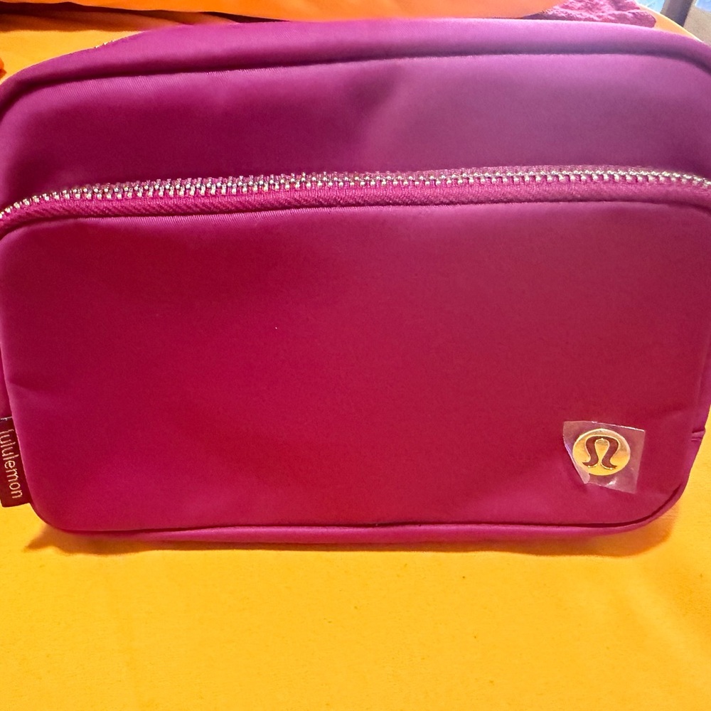 lululemon athletica rumble berry 2L Crossbody Bag